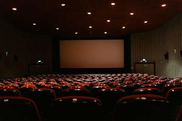Aménagement de salle de cinéma maison : luxe et confort sur mesure